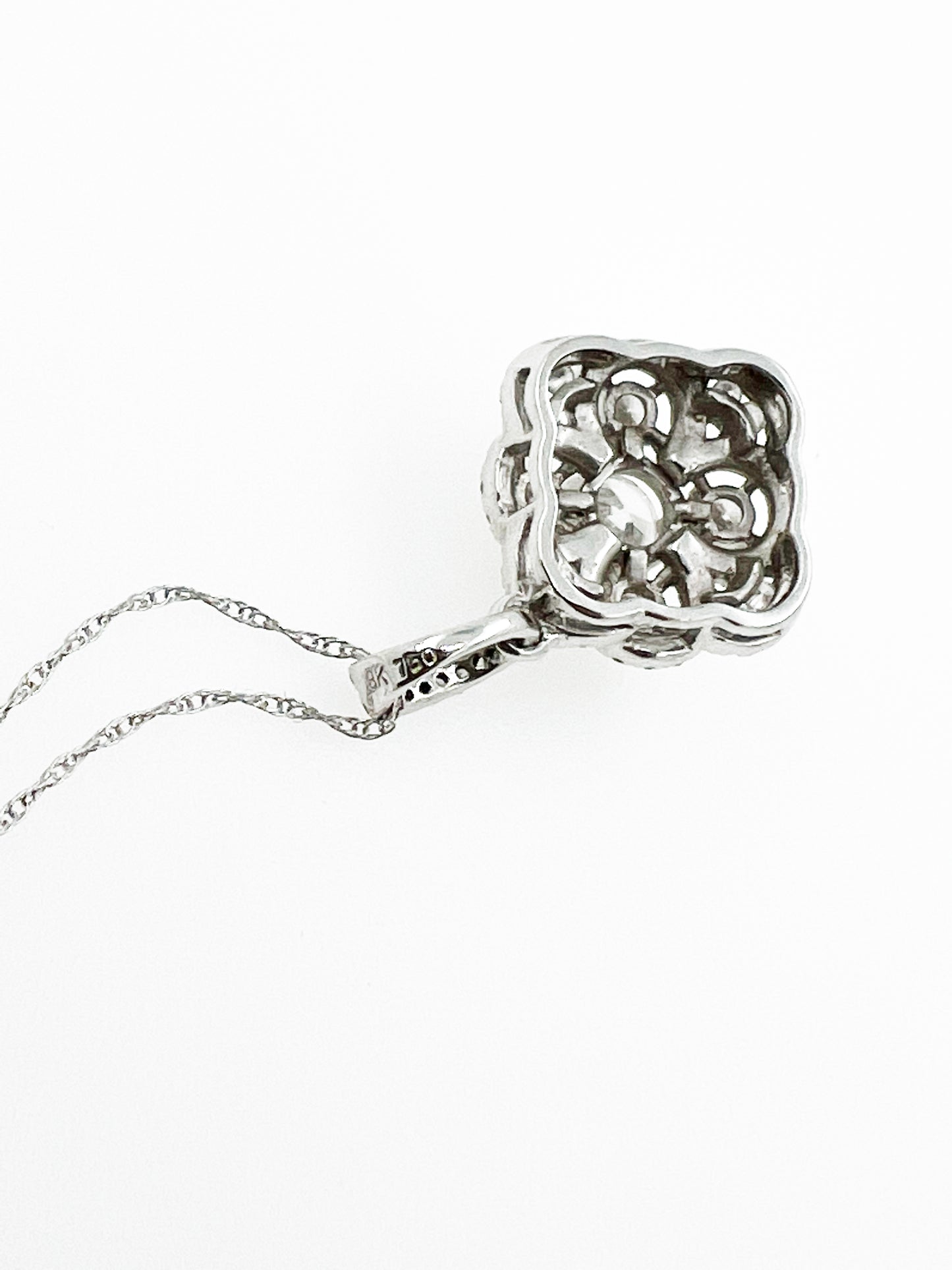 1.4 TCW Natural VS Diamond Cluster Pendant in 18k White Gold