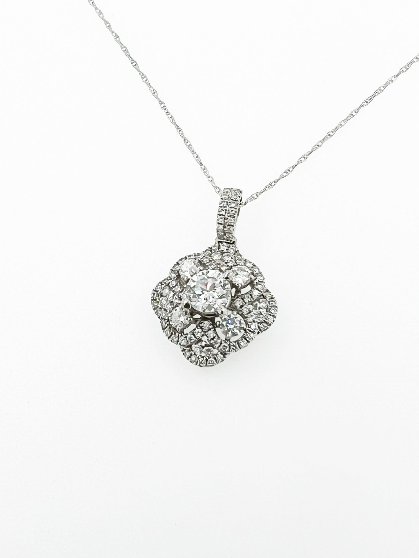 1.4 TCW Natural VS Diamond Cluster Pendant in 18k White Gold