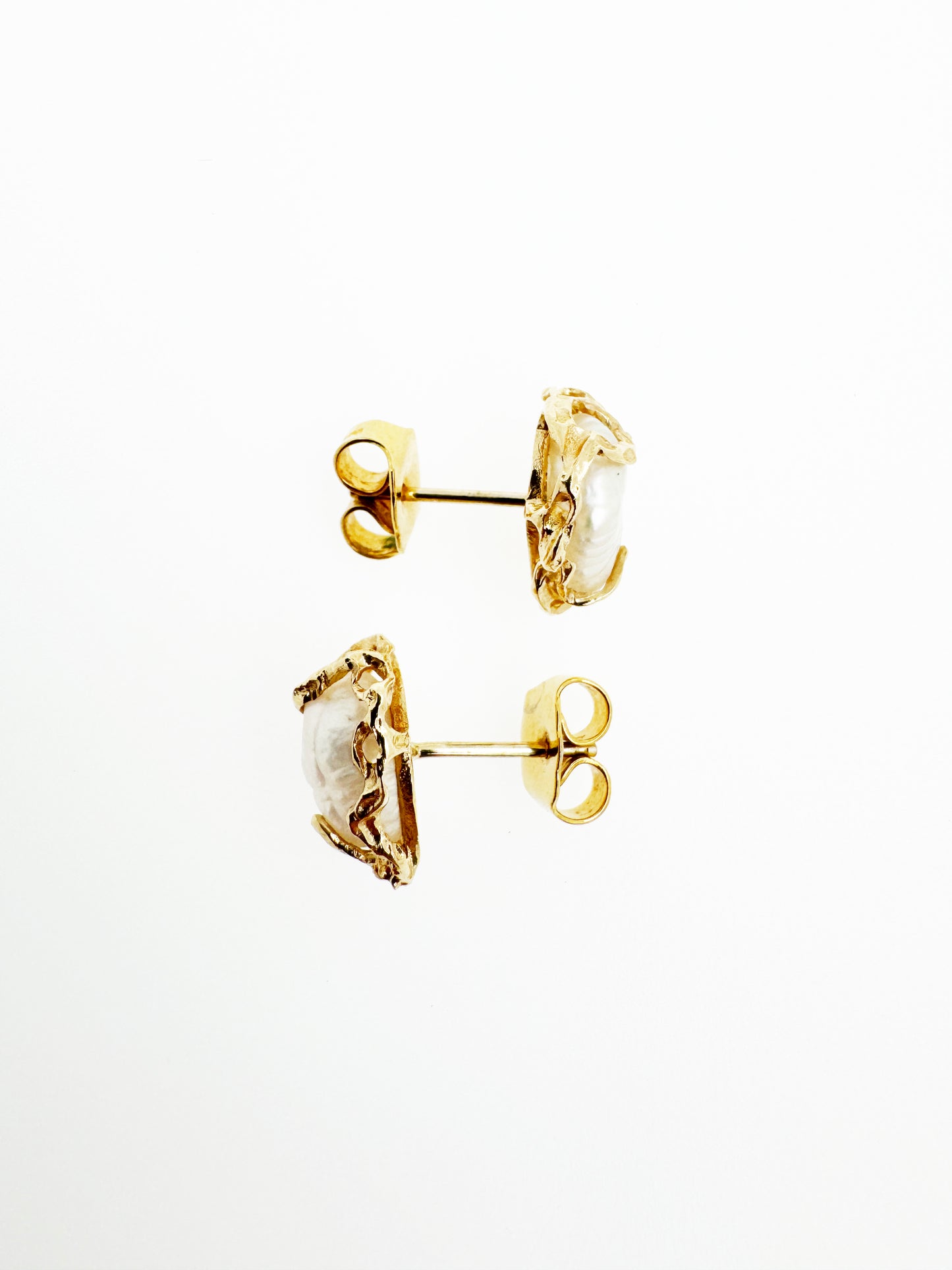 Baroque Pearl Set in 14k Yellow Gold