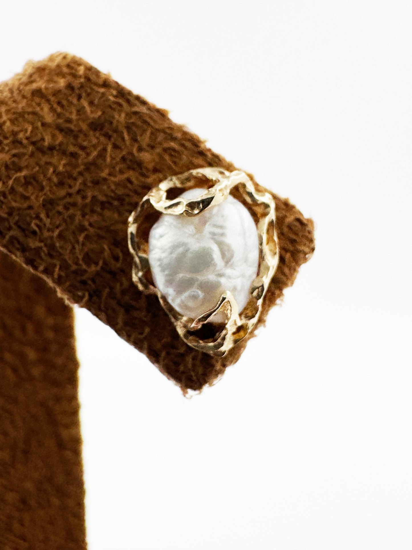 Baroque Pearl Set in 14k Yellow Gold