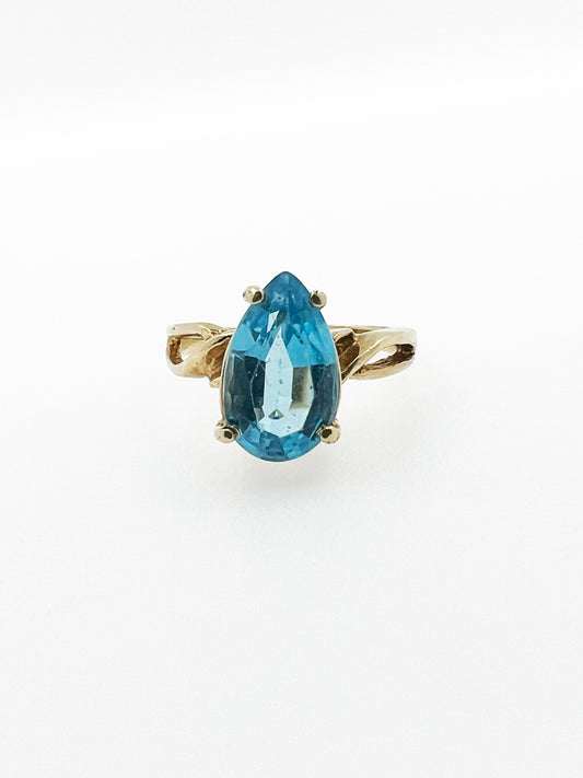 Pear Shaped Topaz Ring in 14k Yellow Gold