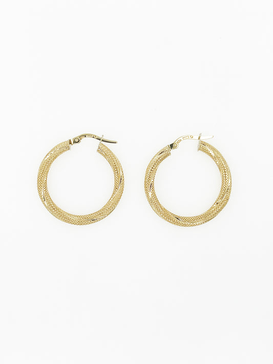 Vibrant Hoop Earrings in 18k Yellow Gold