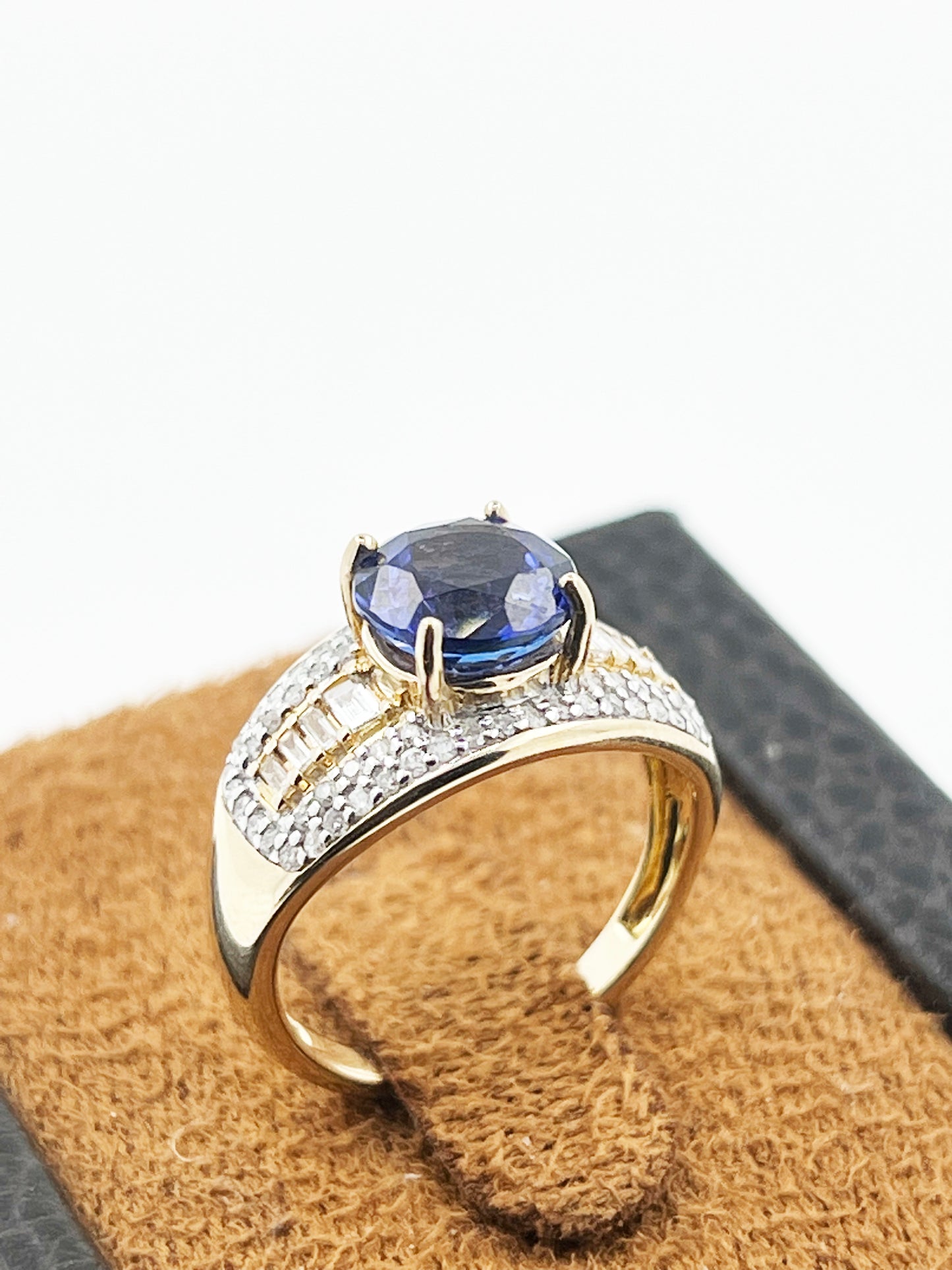 Tanzanite and Natural Diamond Ring in 14k Yellow Gold