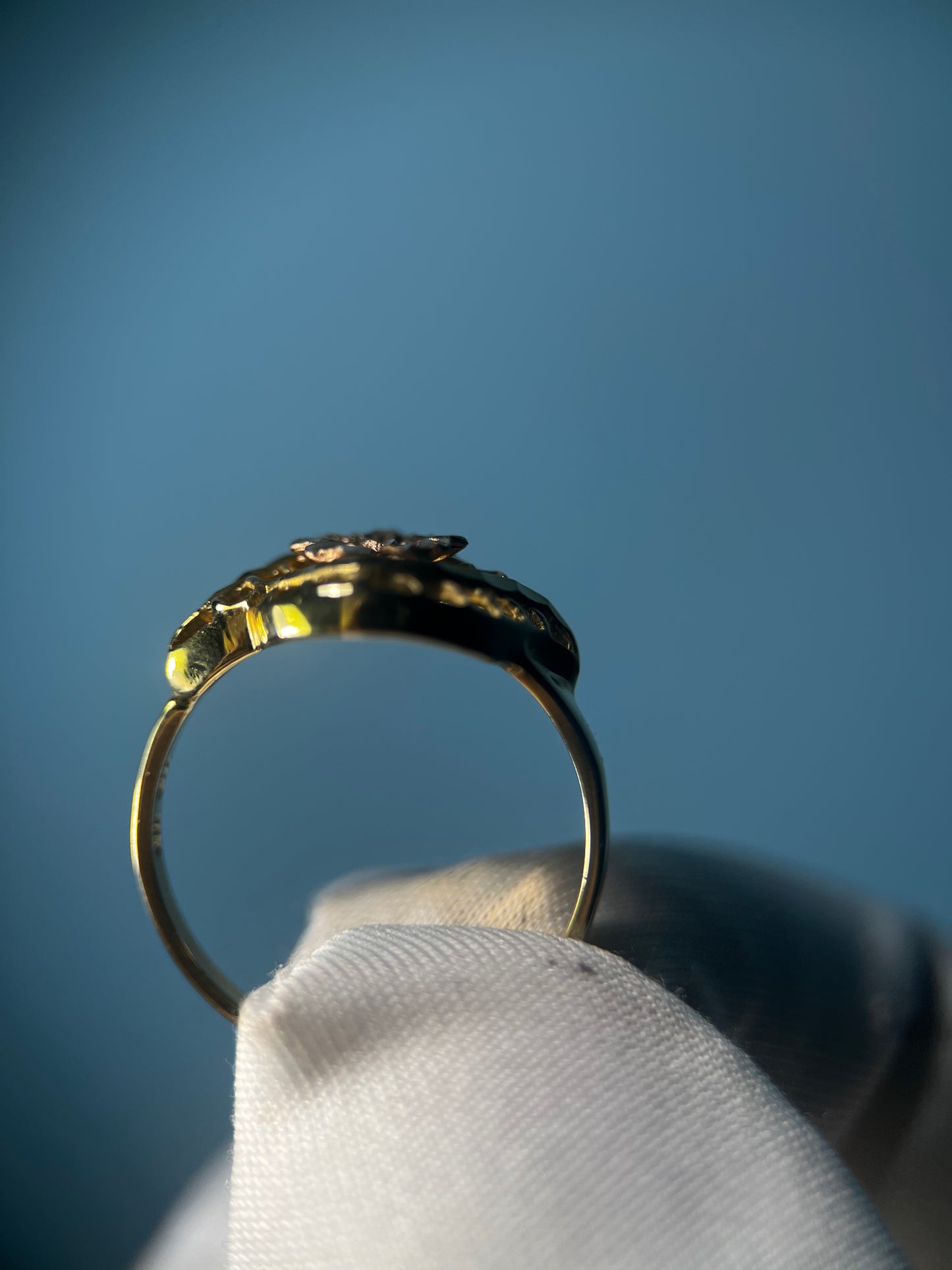 2-Tone Filagree Flower Eye Ring in 10k Gold