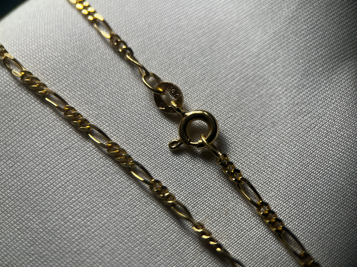 Figaro Link Chain in 14k Yellow Gold 20”
