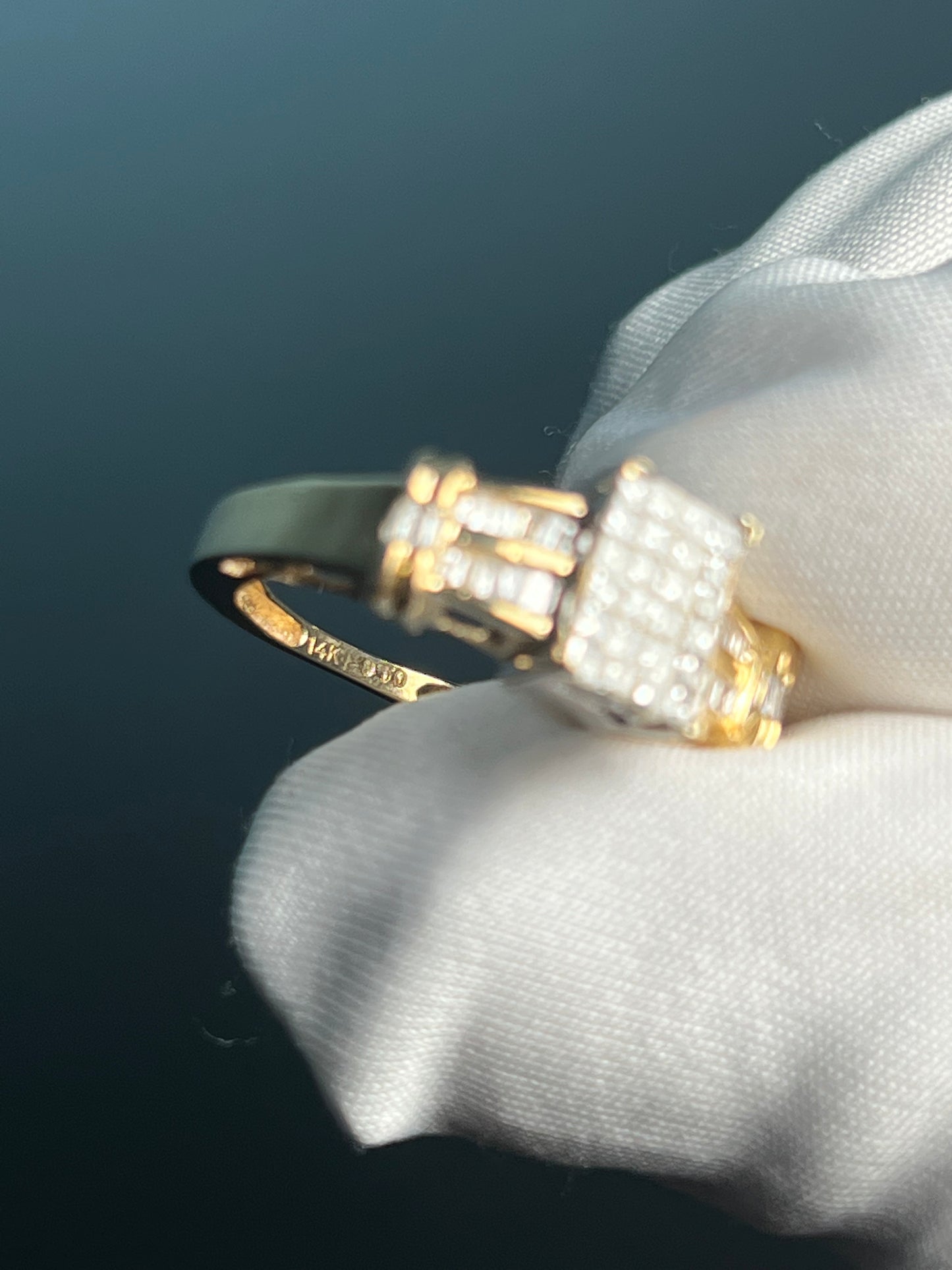 Invisible Set Diamond Ring in 14k Gold